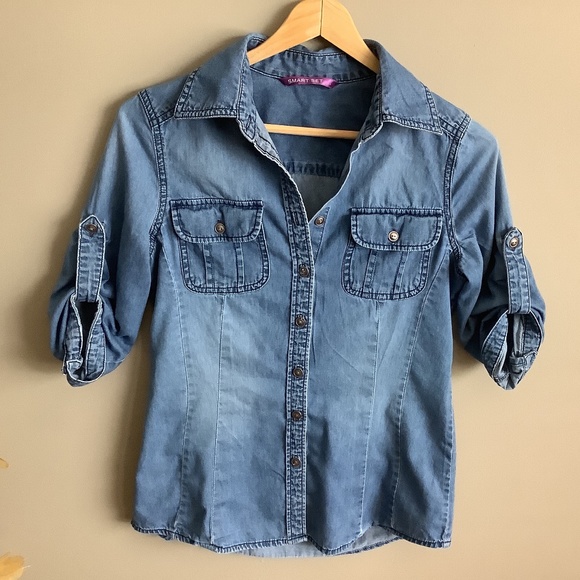Smart Set Tops - Denim Button down top